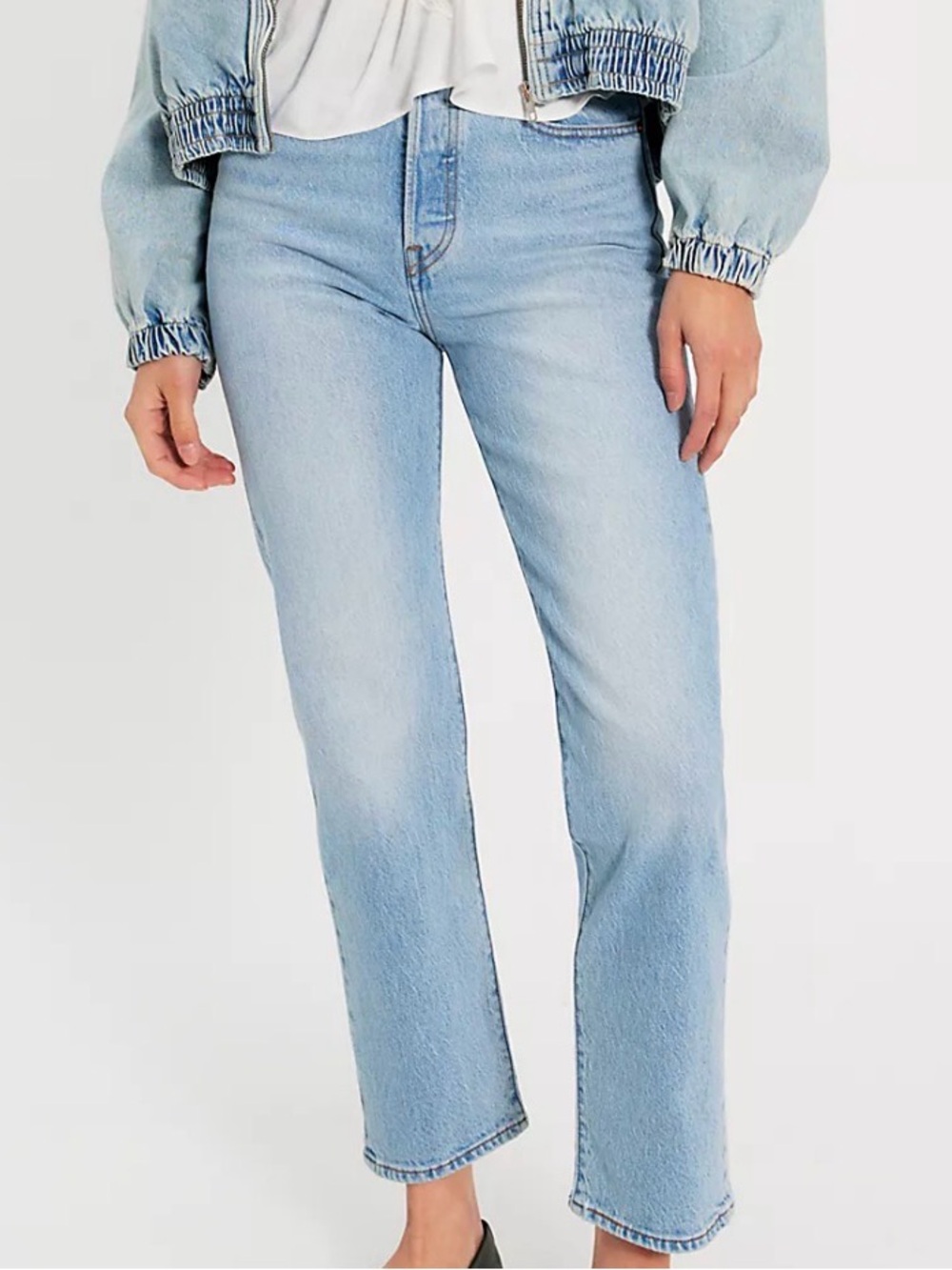 Light Wash Women’s Levis Wedgie Straight